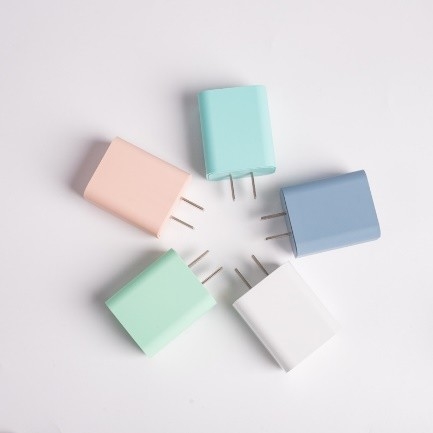 De universele Draagbare Snelle Lader 5W 12W 18W 20W 30W 40W 66W van de Celtelefoon