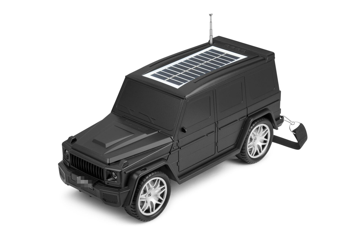Klassieke auto-vormige Bluetooth-luidspreker combineert zonnelamp en radiofuncties voor thuisreizen buiten