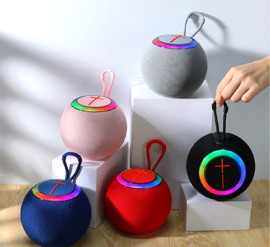 ETEK Draagbare Bluetooth 5.3 Luidspreker met 1500mAh RGB Licht Ophangriem AUX TF FM USB Afspelen